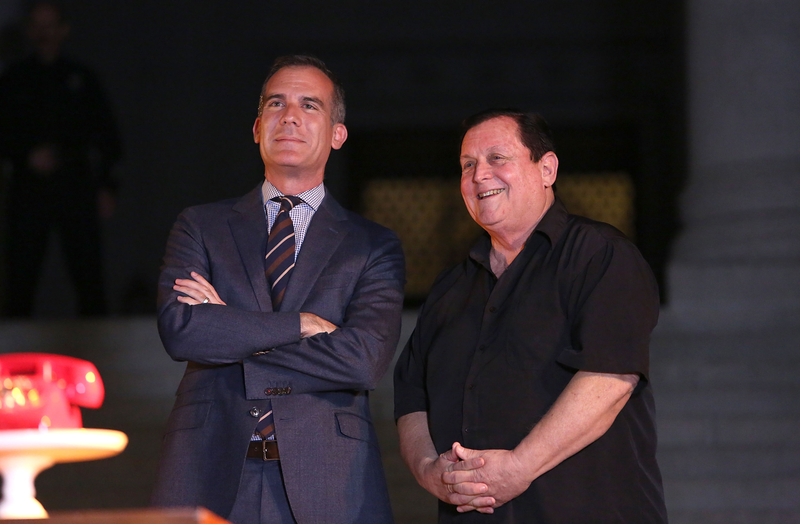 Ward and LA mayor Eric Garcetti admiring the signal.